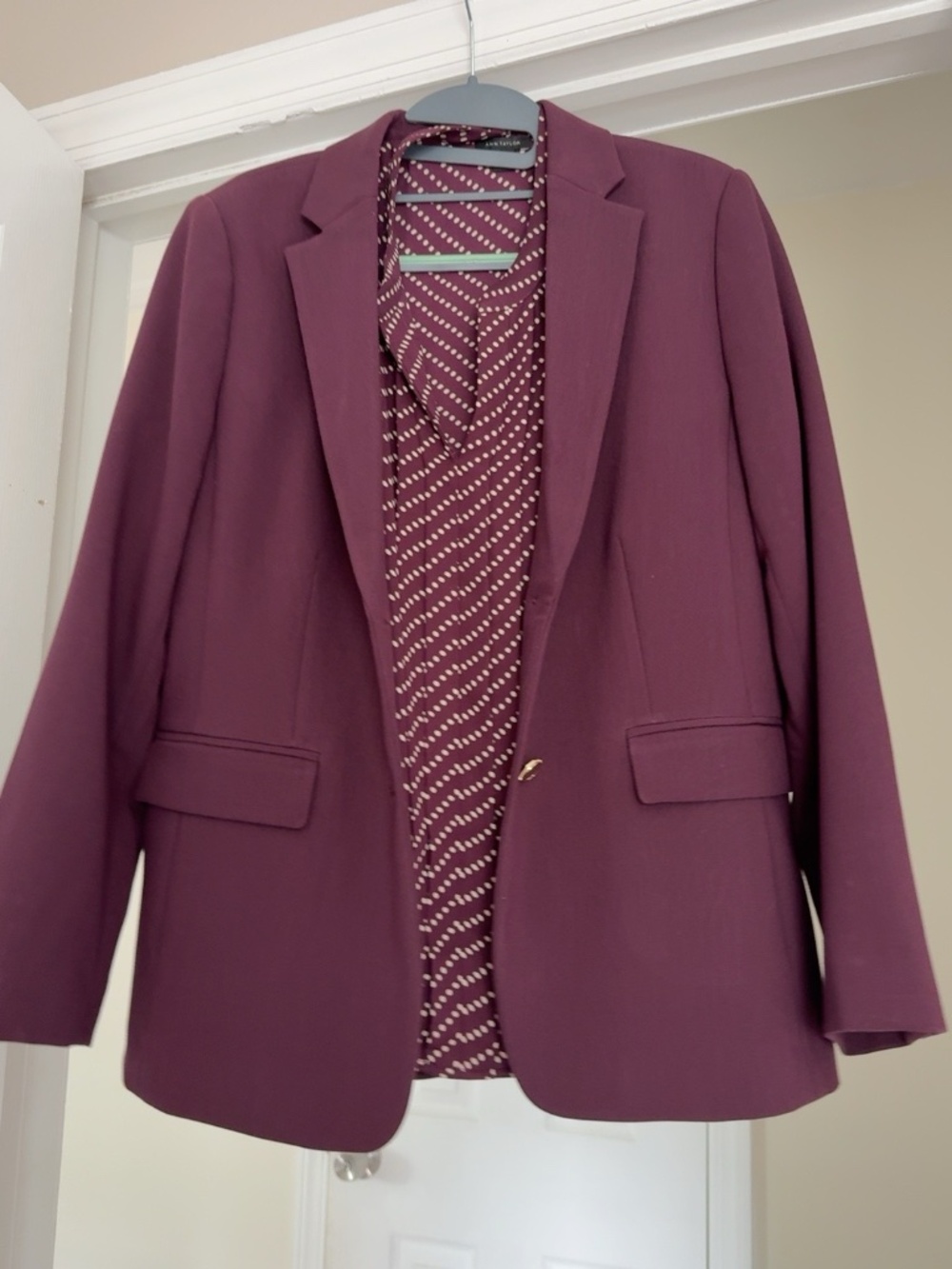 Ann Taylor 3-Piece Burgundy Suit Set Blazer Pants Blouse Petite